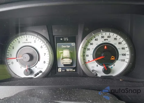 2015 Toyota Sienna Se 8 Passenger z USA, uszkodzony, nr VIN 5TDXK3DC5FS688680